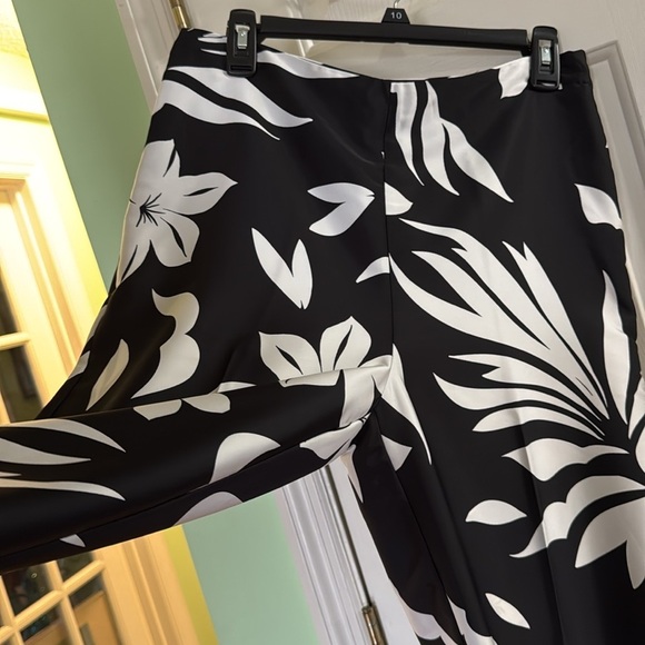Worthington Black & White Floral Print Wide Leg Chic Pants Stylish Size 8 Tall - Picture 4 of 9